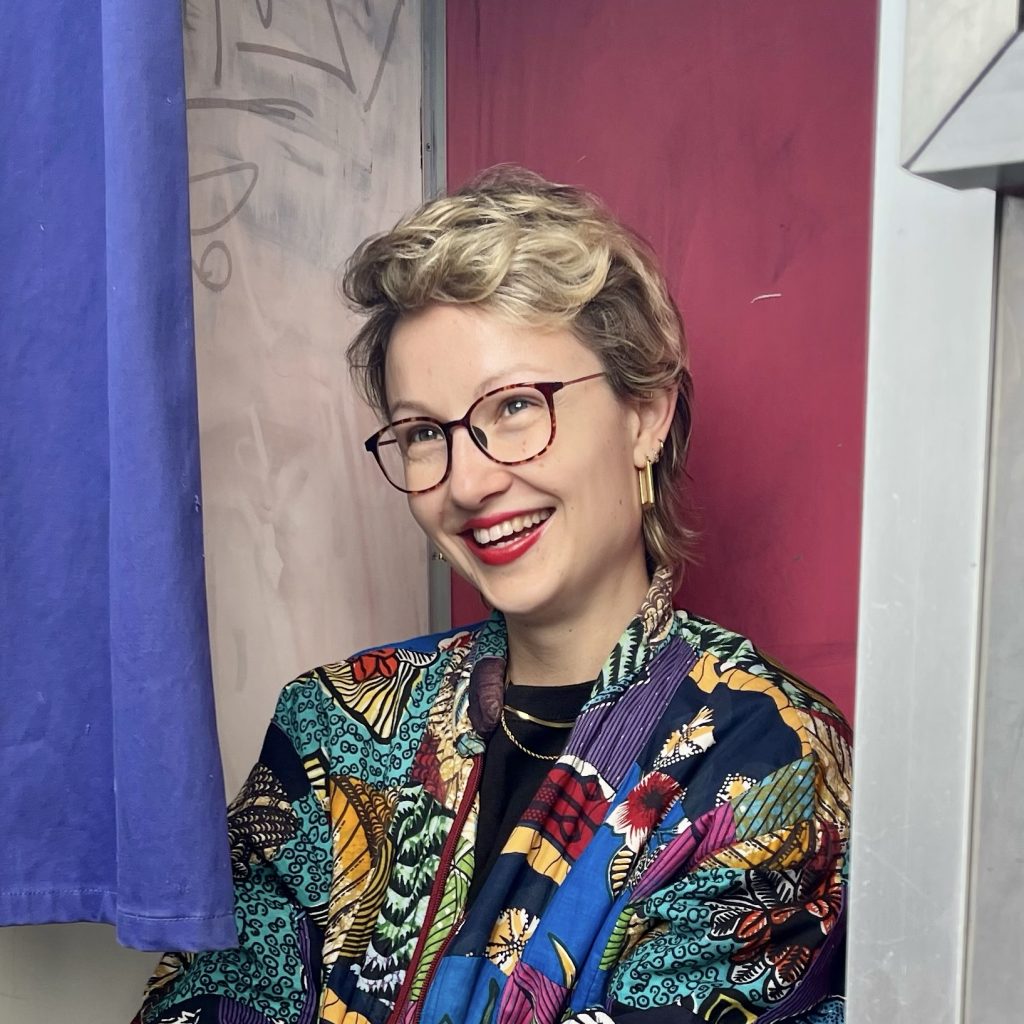 Photo of Julia Deufel, EA-aligned freelance content writer